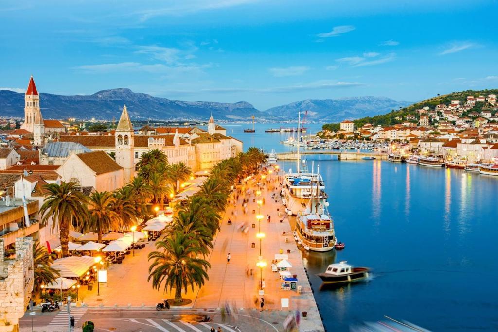 West Star Apartment Trogir Eksteriør billede